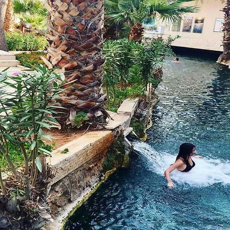 Hotel Pamukkale מלון 3*