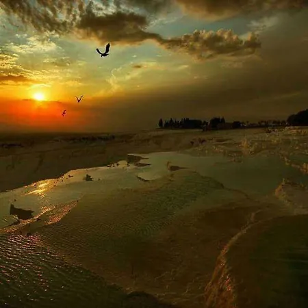 فندق باموكالي فندق 3*