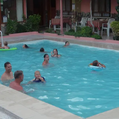 מלון Hotel Pamukkale 3*