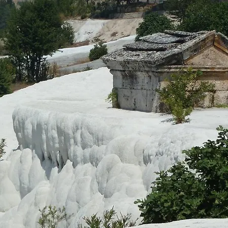 מלון Hotel Pamukkale 3*